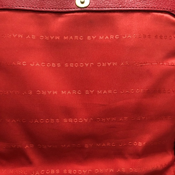 Marc Jacobs Red Cross-body purse. - Picture 3 of 4